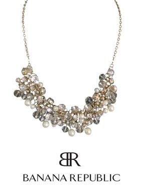 Banana Republic Crystal Pearl Necklace